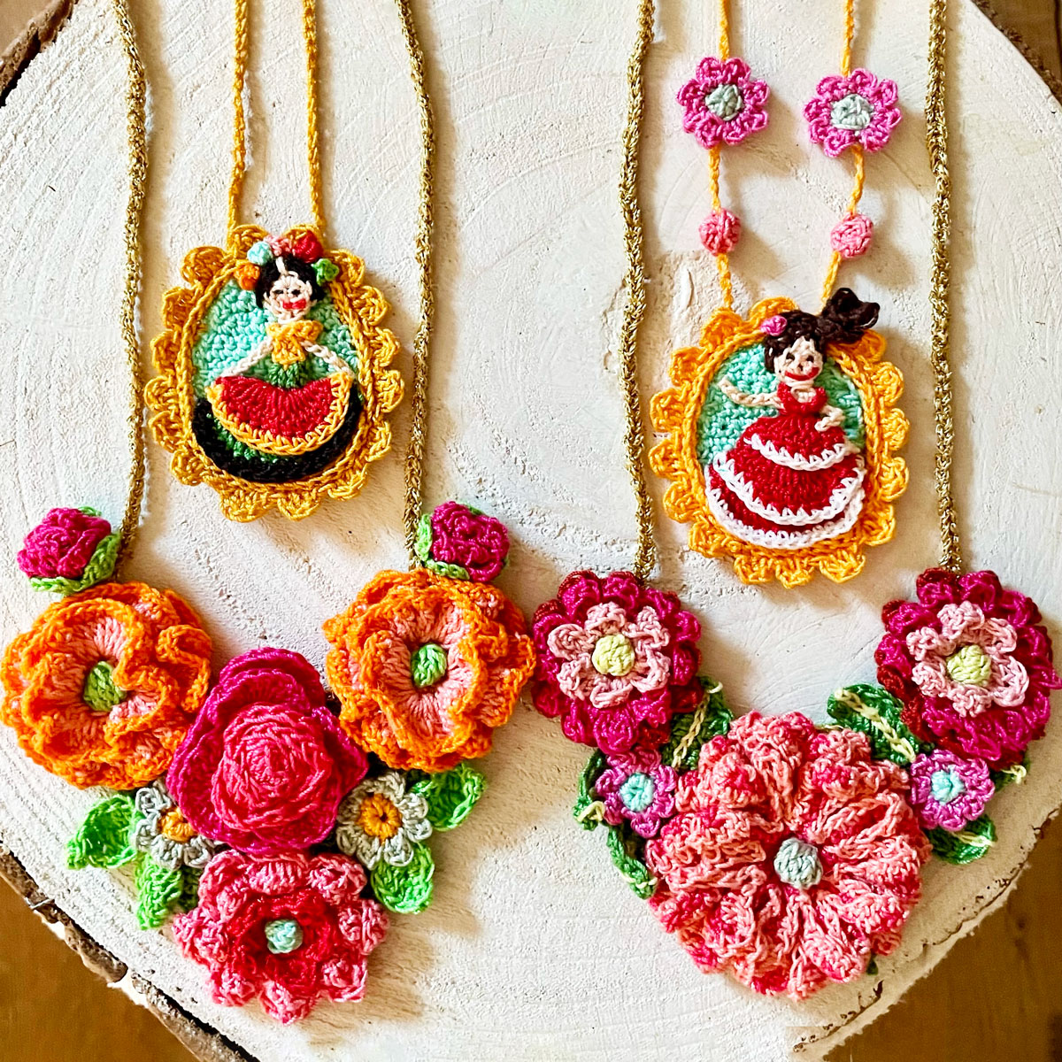 haakpatroon-flamenco-bloemen-kettingen-crochet-pattern-flower-necklaces-adindas-world-001